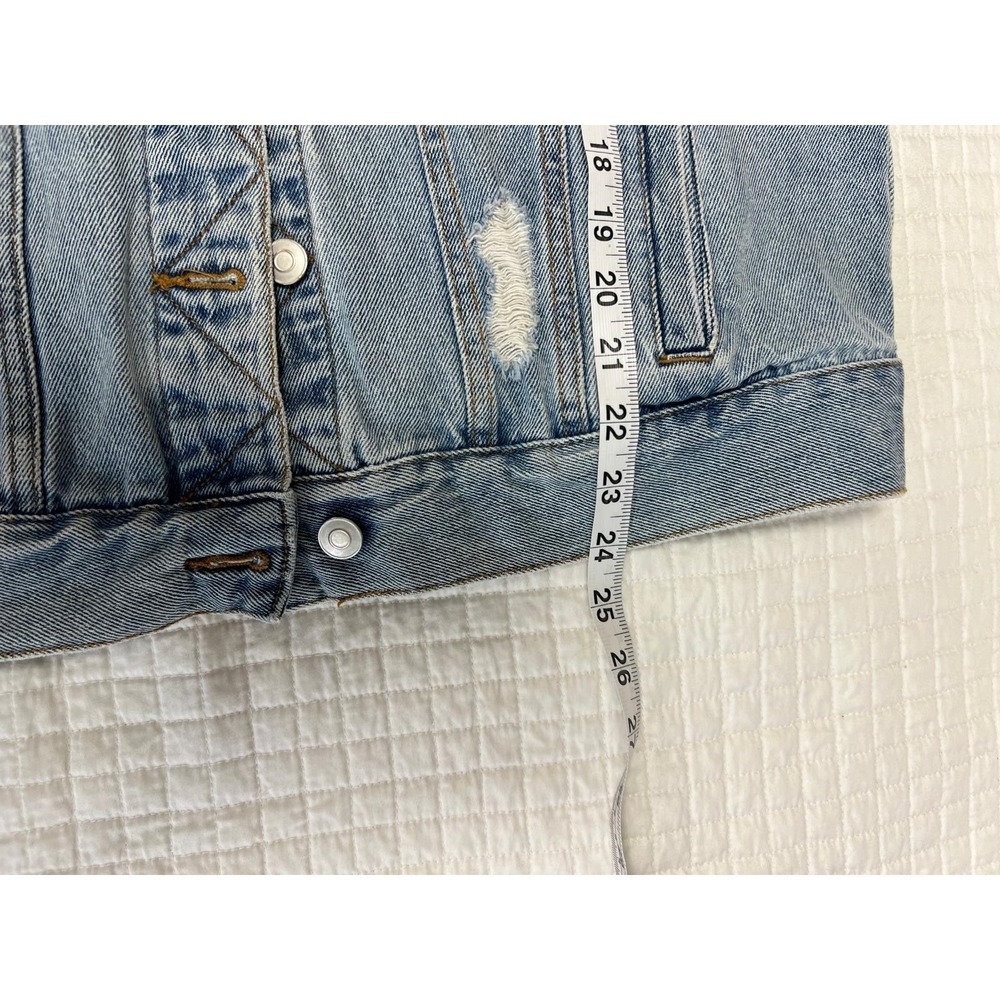 Time and Tru Denim Jacket Womens S Light Wash Excellent Distressed Trucker - Picture 6 of 16